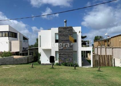 Casa en Manantiales, Balneario Buenos Aires, 450 mt2, 3 dormitorios