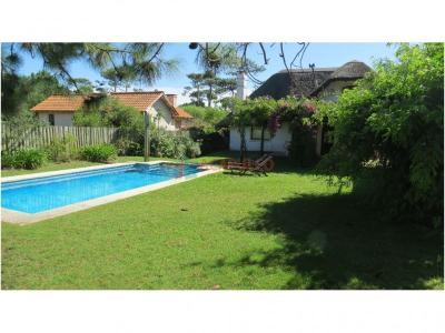 Casa en Portezuelo 2 dormitorios, dependencia, piscina , 640 mt2, 3 dormitorios
