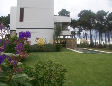 Muy buena casa en Chihuahua de 4 dor con piscina, muy cerca del mar. Consulte!!!!!, 1000 mt2, 4 dormitorios