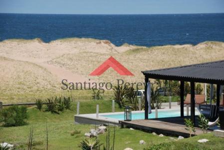 Excelente casa sobre el mar - Las Grutas Punta Ballena, 716 mt2, 4 dormitorios