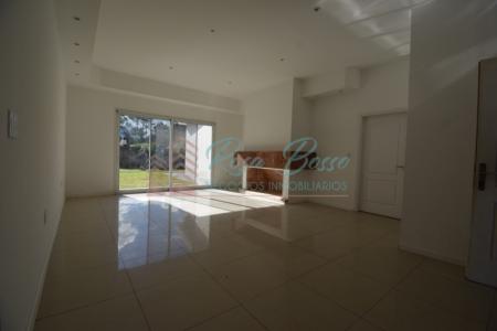 Casa en venta Pinares Playa Mansa, 820 mt2, 4 dormitorios