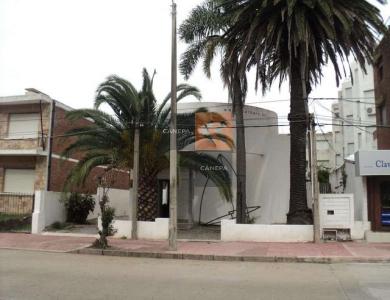 Local a la venta en zona Puerto de Punta el Este, opción de construir otro piso, 260 mt2