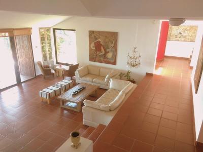 Casa de estilo en el Lomo de la Ballena en Portezuelo, 2200 mt2, 5 dormitorios